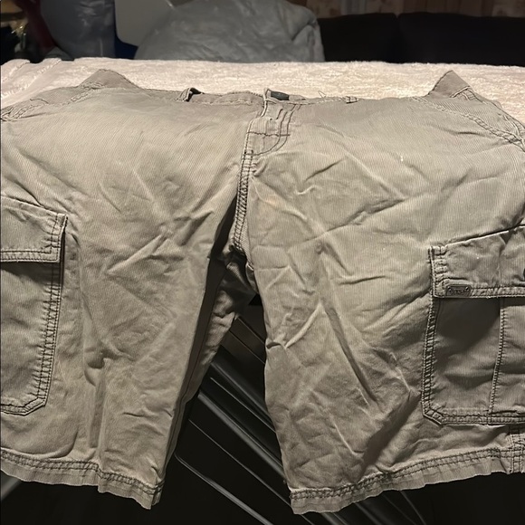 Stylish Tan Cargo Shorts - Picture 1 of 6